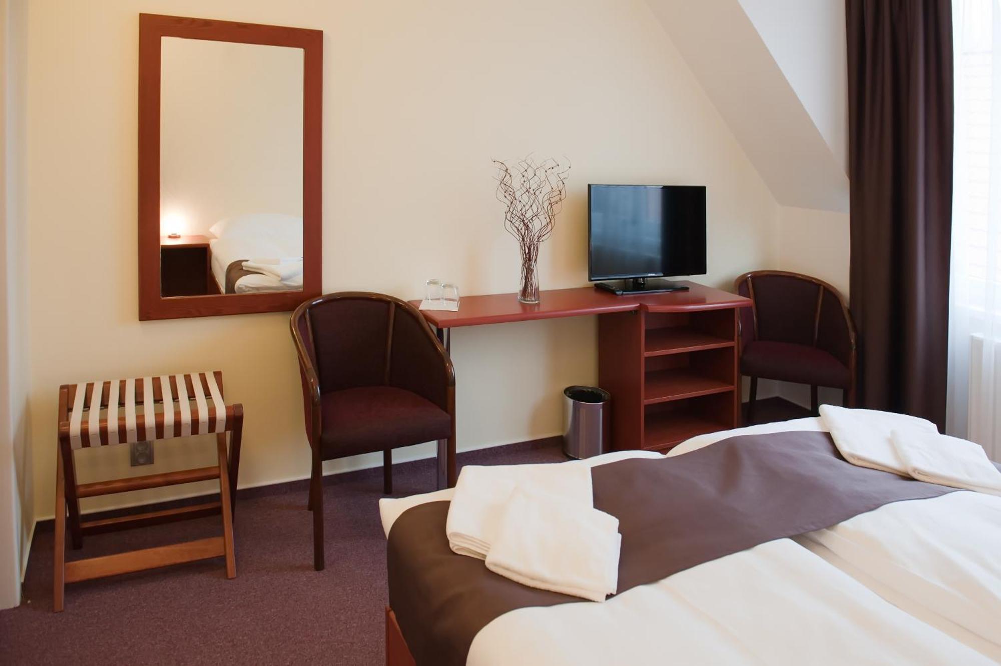 Hotel Vir Room photo