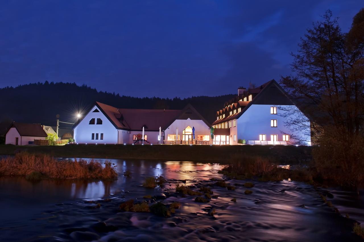 Hotel Vir Exterior photo