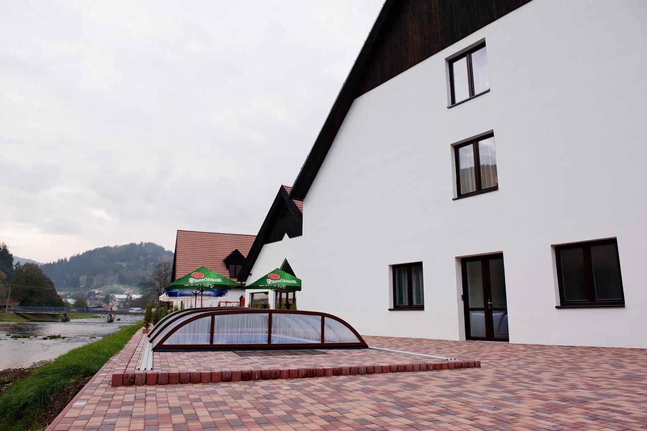 Hotel Vir Exterior photo