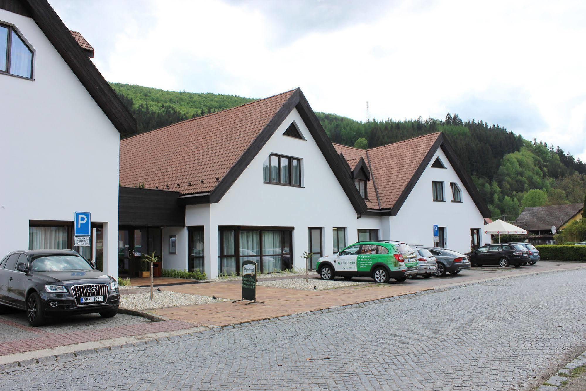 Hotel Vir Exterior photo