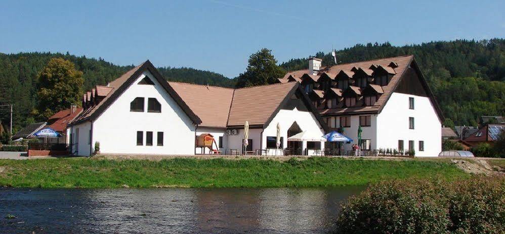 Hotel Vir Exterior photo
